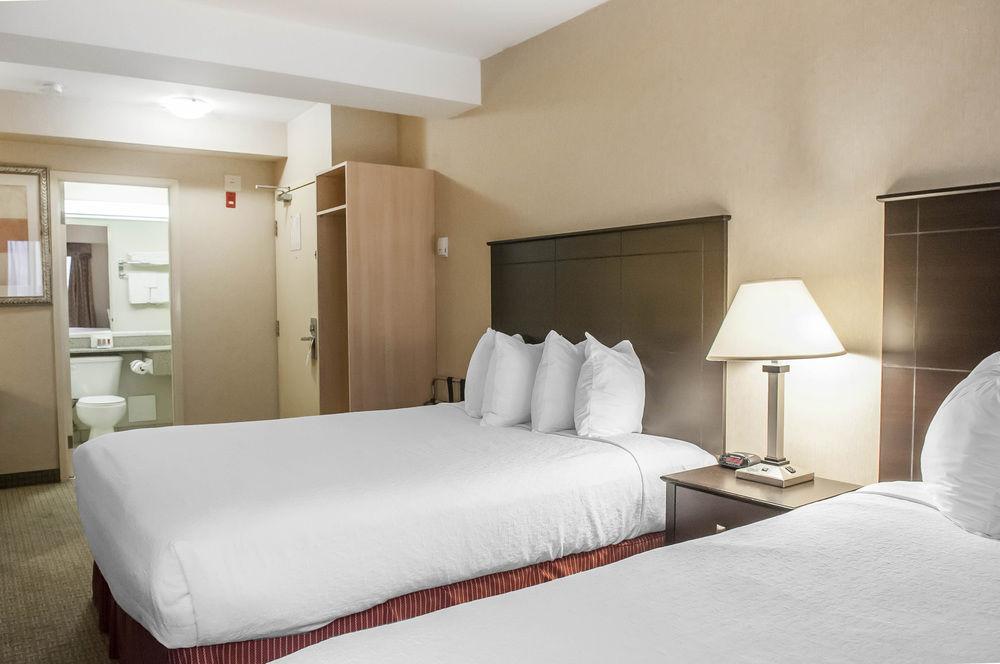 Econo Lodge Inn & Suites Downtown Торонто Екстер'єр фото