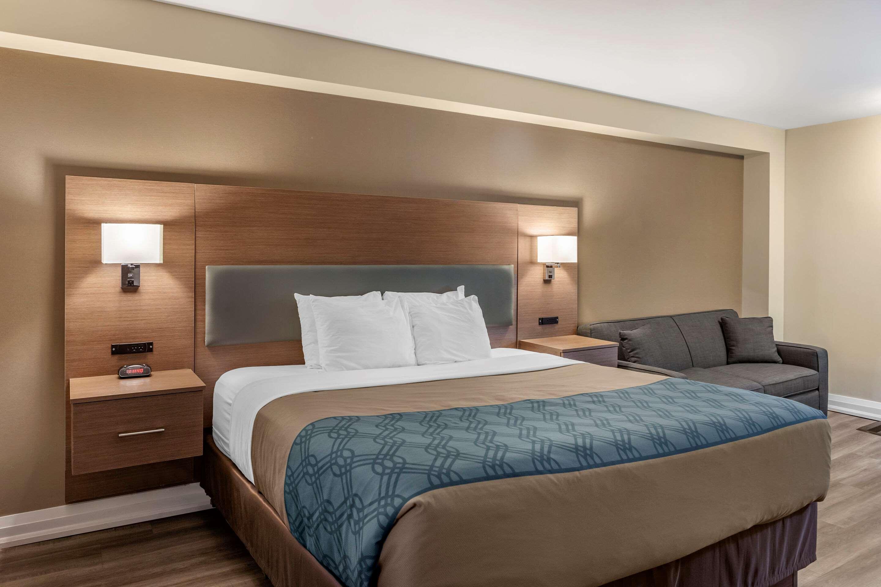 Econo Lodge Inn & Suites Downtown Торонто Екстер'єр фото