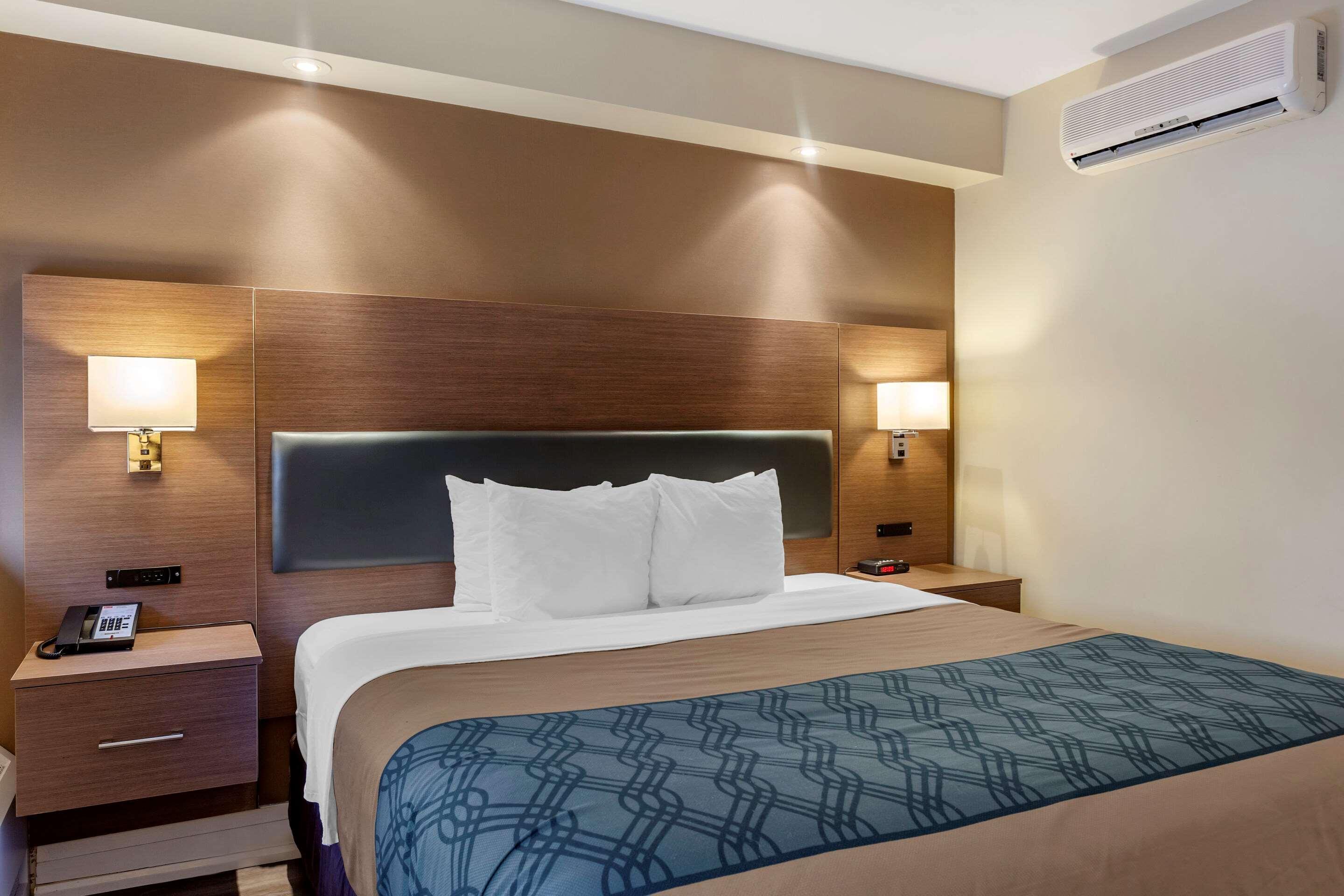 Econo Lodge Inn & Suites Downtown Торонто Екстер'єр фото