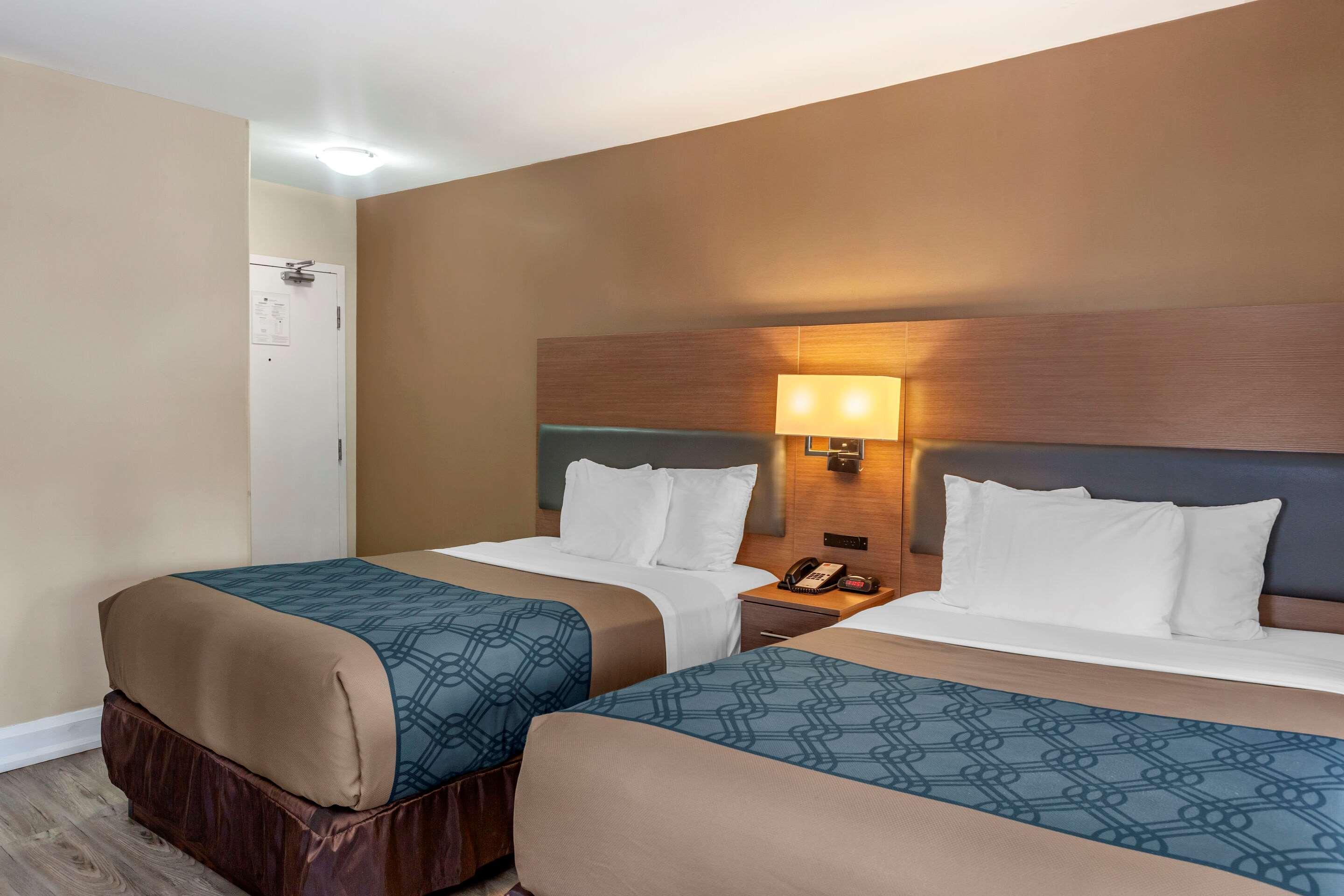 Econo Lodge Inn & Suites Downtown Торонто Екстер'єр фото