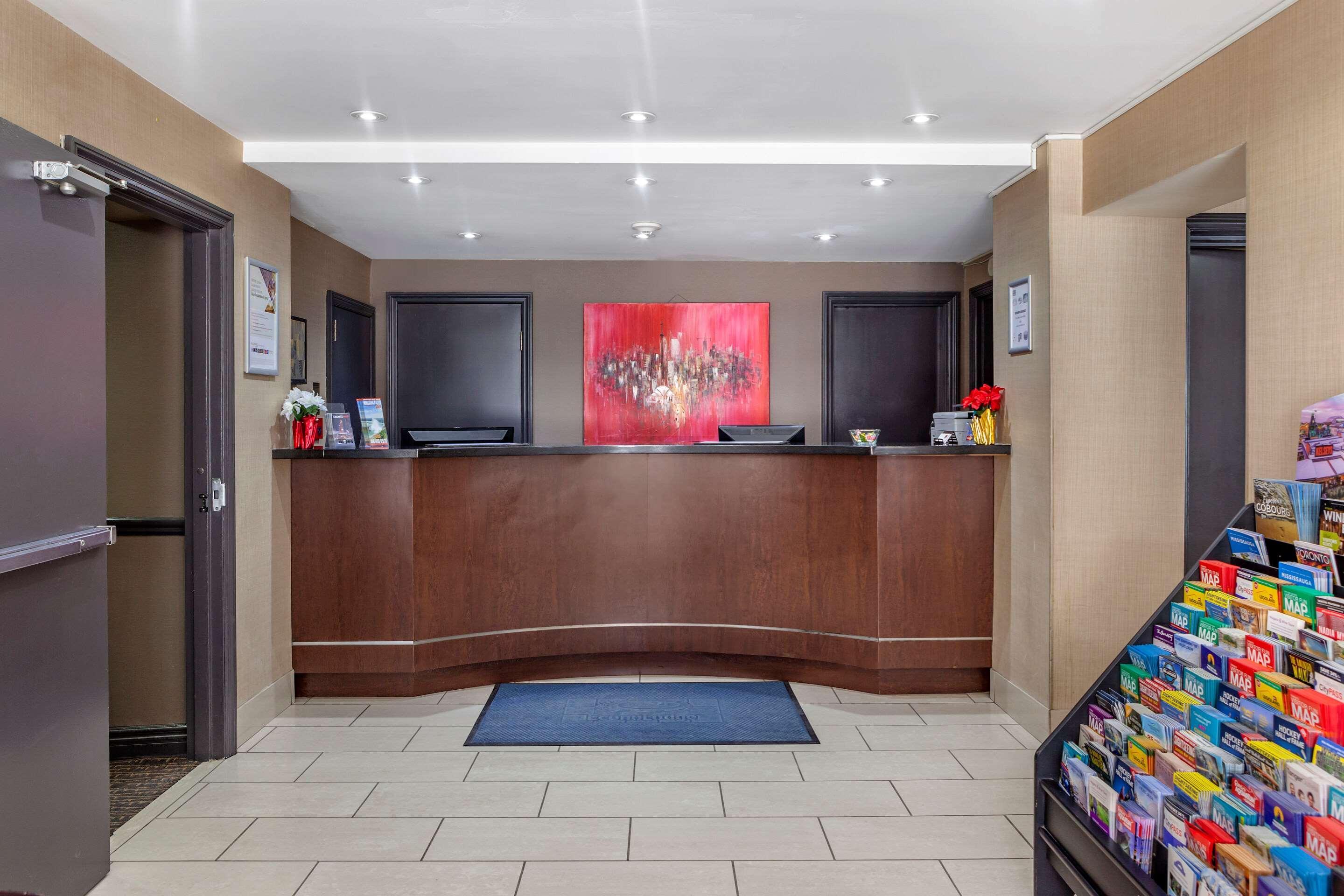 Econo Lodge Inn & Suites Downtown Торонто Екстер'єр фото