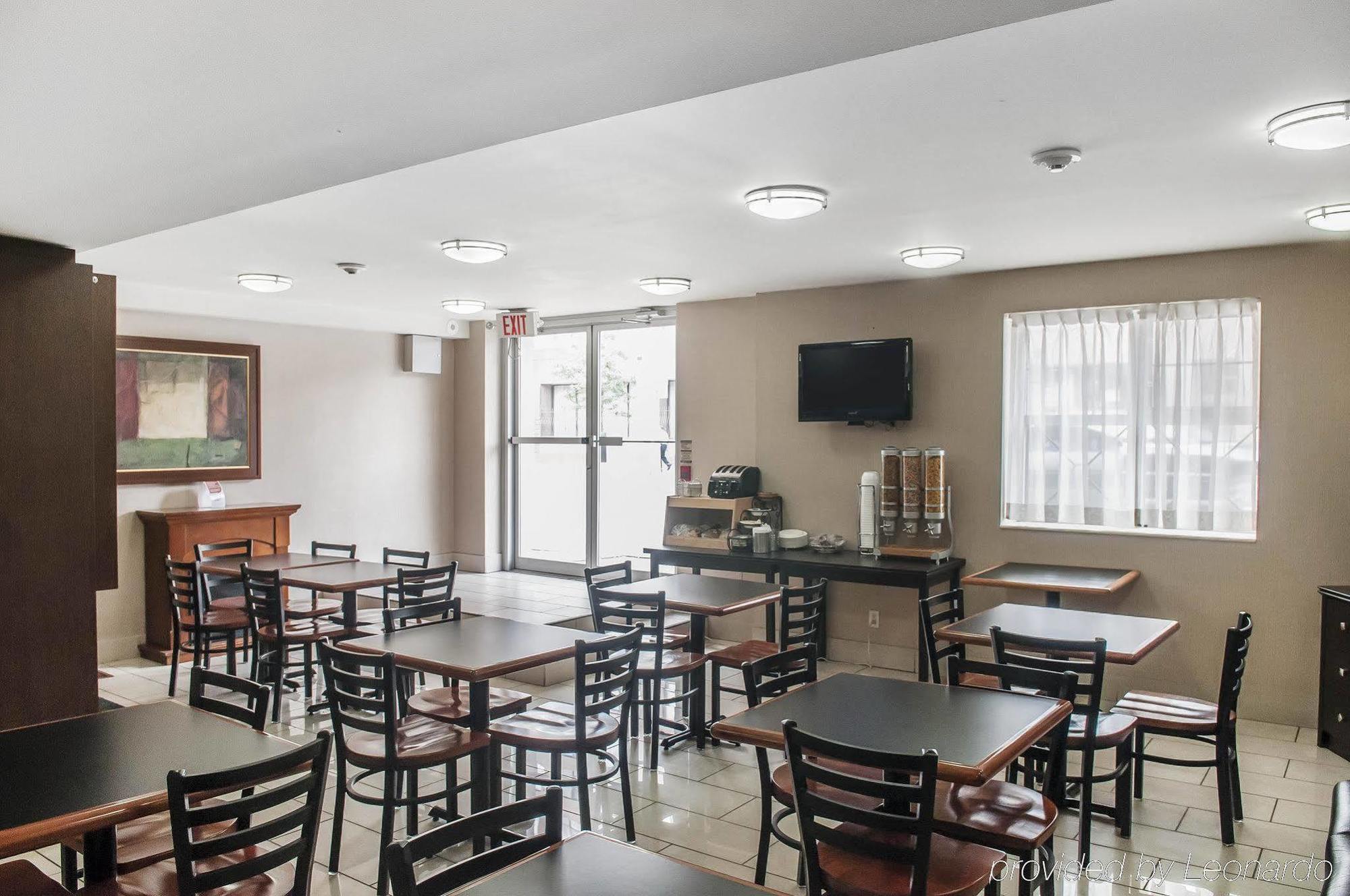 Econo Lodge Inn & Suites Downtown Торонто Екстер'єр фото